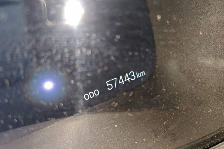 Used Toyota SIENNA 2023 2.5L Hybrid Ultimate Edition Odometer Close Up