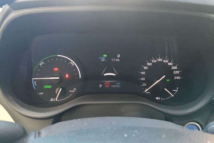 Used Toyota SIENNA 2023 2.5L Hybrid Luxury Edition Odometer Close Up