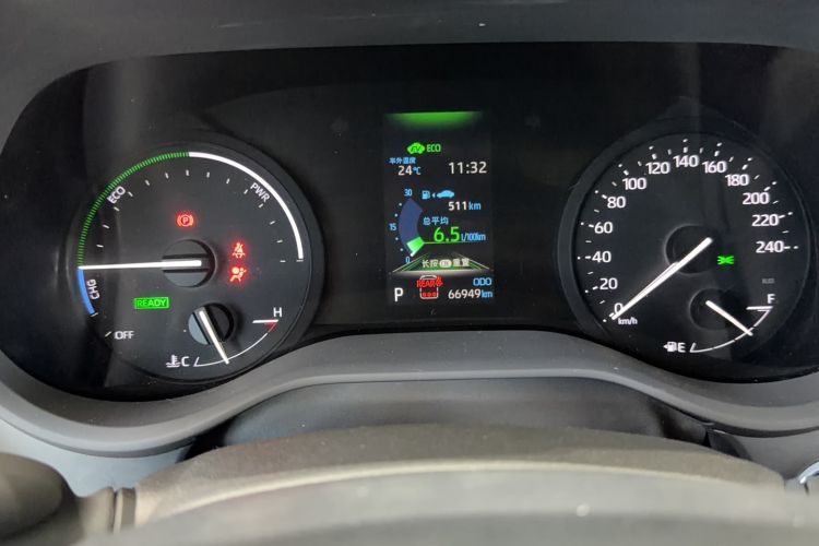 Used Toyota SIENNA 2023 2.5L Hybrid Deluxe Edition Odometer Close Up