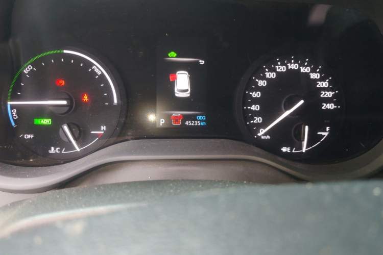 Used Toyota SIENNA 2023 2.5L Hybrid Comfort Edition Odometer Close Up