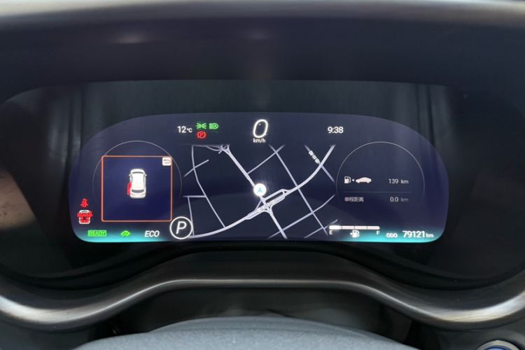 Used Toyota SIENNA 2023 2.5L Hybrid Platinum Edition Odometer Close Up