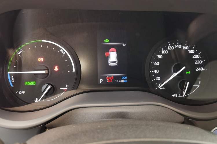 Used Toyota SIENNA 2023 2.5L Hybrid Comfort Edition Odometer Close Up