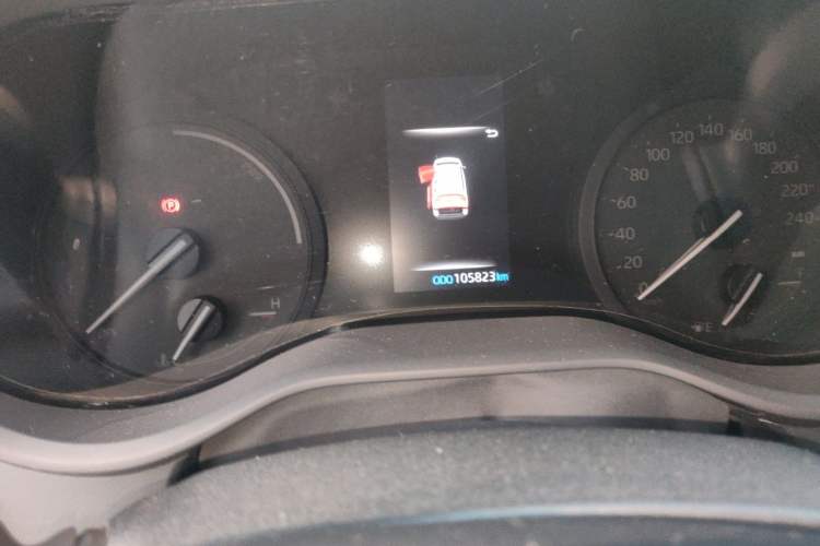 Used Toyota SIENNA 2023 2.5L Hybrid Deluxe Edition Odometer Close Up