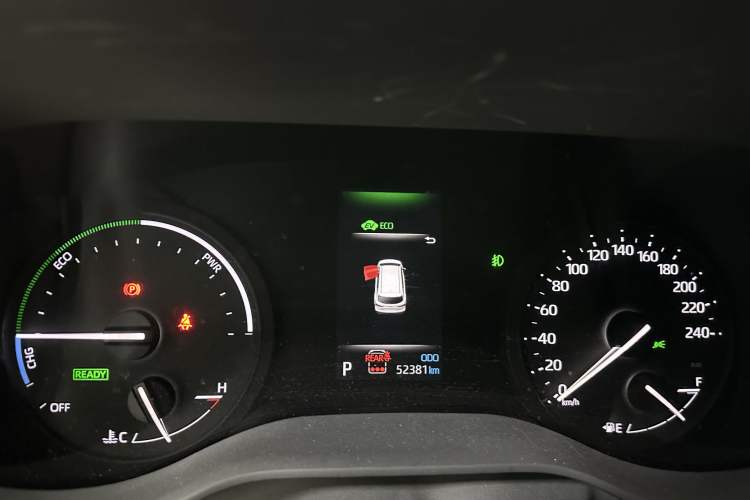 Used Toyota SIENNA 2023 2.5L Hybrid Comfort Edition Odometer Close Up