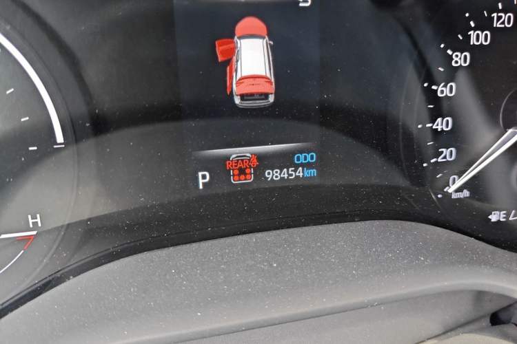 Used Toyota SIENNA 2023 2.5L Hybrid Comfort Edition Odometer Close Up