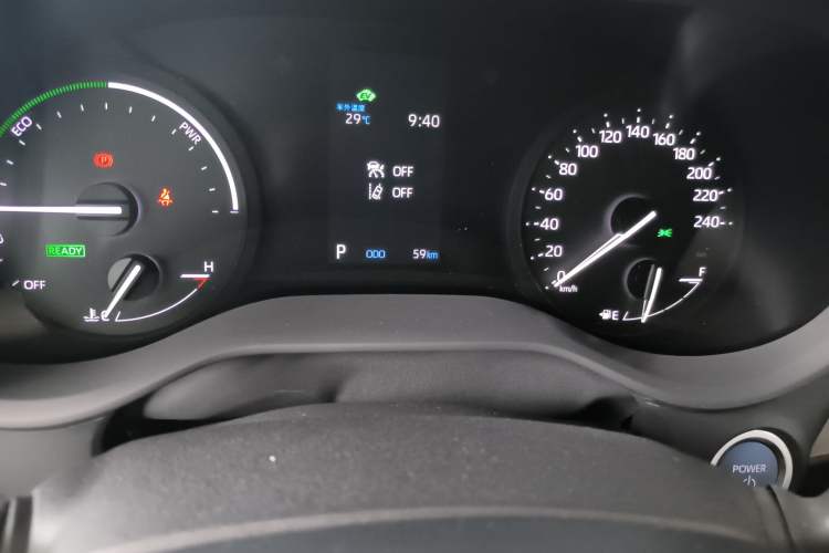 Used Toyota SIENNA 2023 2.5L Hybrid Comfort Edition Odometer Close Up
