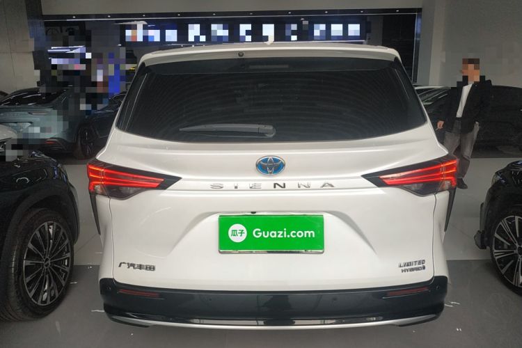 Used Toyota SIENNA 2023 2.5L Hybrid Deluxe Edition Rear