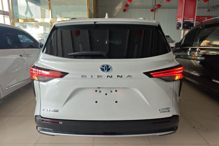 Used Toyota SIENNA 2023 2.5L Hybrid Deluxe Edition Rear