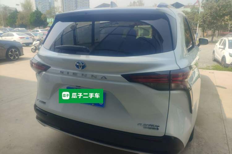 Used Toyota SIENNA 2023 2.5L Hybrid Platinum Edition Rear