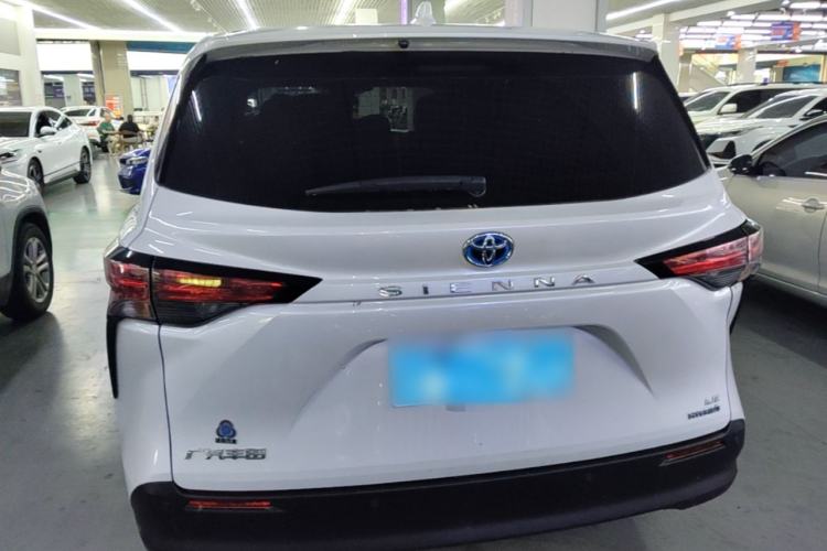 Used Toyota SIENNA 2023 2.5L Hybrid Comfort Edition Rear