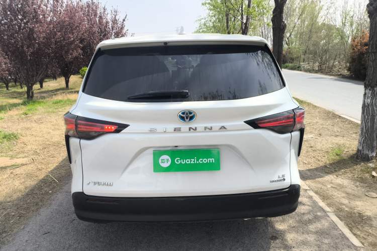 Used Toyota SIENNA 2023 2.5L Hybrid Comfort Edition Rear