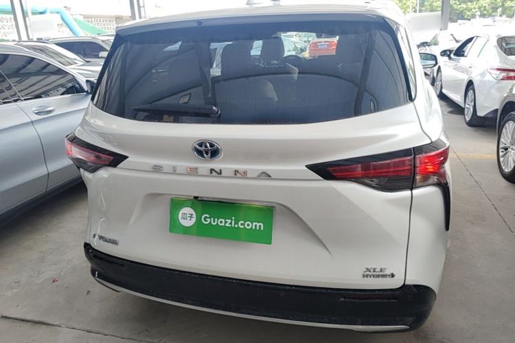 Used Toyota SIENNA 2023 2.5L Hybrid Luxury Edition Rear