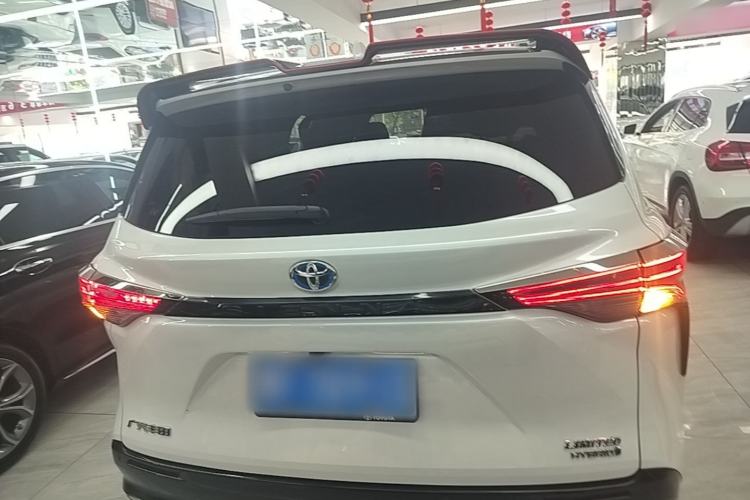 Used Toyota SIENNA 2023 2.5L Hybrid Deluxe Edition Rear
