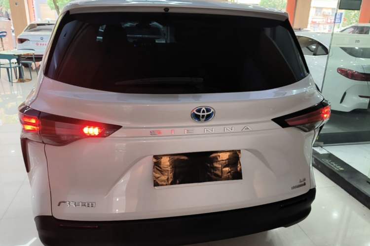 Used Toyota SIENNA 2023 2.5L Hybrid Comfort Edition Rear
