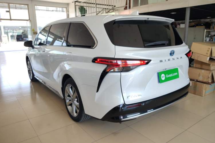 Used Toyota SIENNA 2023 2.5L Hybrid Deluxe Edition Rear Left 45 Deg