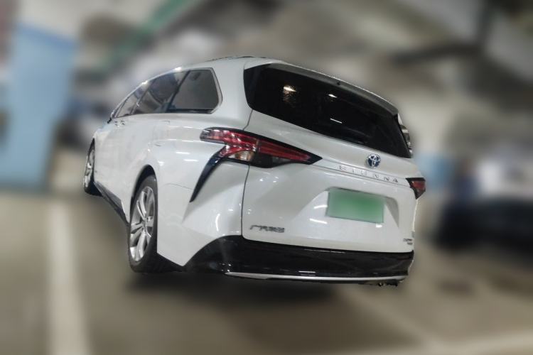 Used Toyota SIENNA 2023 Updated Version 2.5L Hybrid Platinum Edition Rear Left 45 Deg