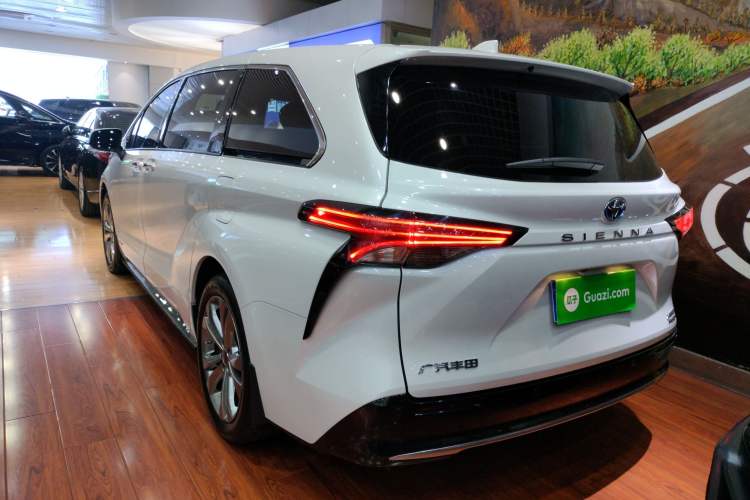 Used Toyota SIENNA 2023 2.5L Hybrid Deluxe Edition Rear Left 45 Deg