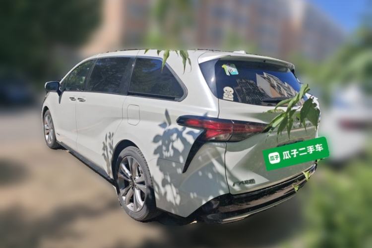 Used Toyota SIENNA 2023 2.5L Hybrid Deluxe Edition Rear Left 45 Deg