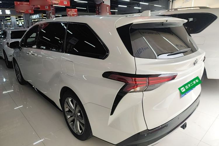 Used Toyota SIENNA 2023 2.5L Hybrid Deluxe Edition Rear Left 45 Deg