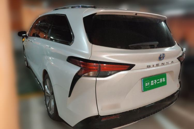 Used Toyota SIENNA 2023 2.5L Hybrid Deluxe Edition Rear Left 45 Deg