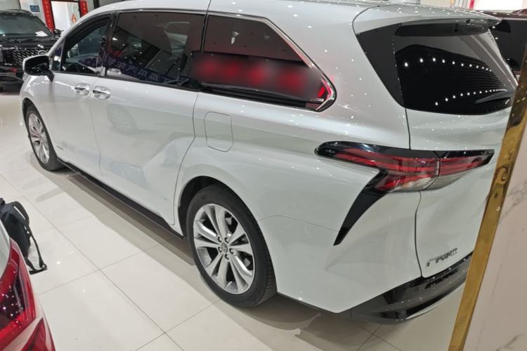 Used Toyota SIENNA 2023 2.5L Hybrid Deluxe Edition Rear Left 45 Deg