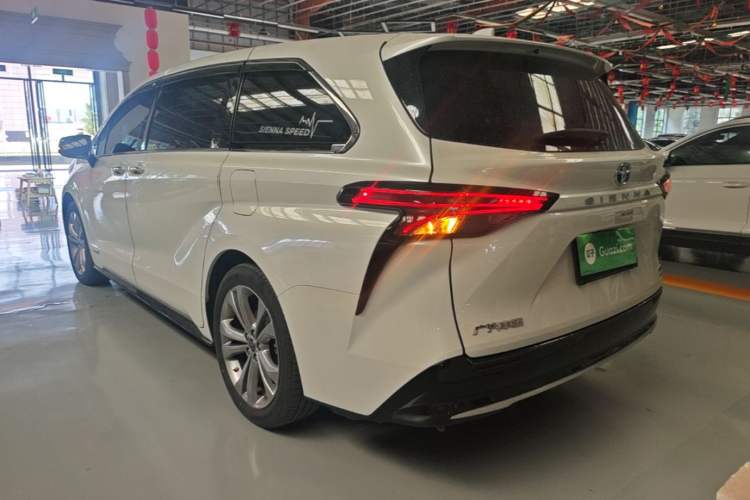 Used Toyota SIENNA 2023 2.5L Hybrid Deluxe Edition Rear Left 45 Deg
