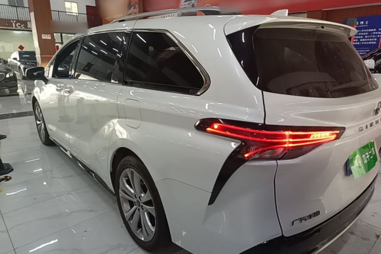 Used Toyota SIENNA 2023 2.5L Hybrid Deluxe Edition Rear Left 45 Deg