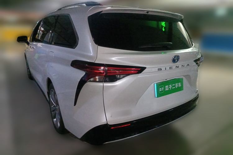 Used Toyota SIENNA 2023 2.5L Hybrid Deluxe Edition Rear Left 45 Deg
