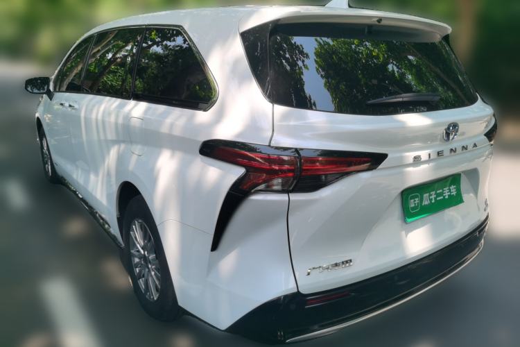 Used Toyota SIENNA 2023 2.5L Hybrid Luxury Edition Rear Left 45 Deg