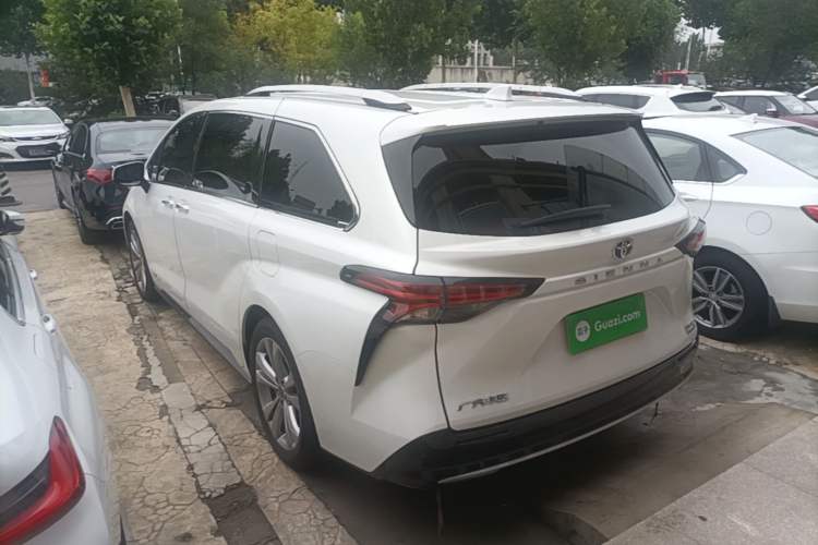 Used Toyota SIENNA 2023 2.5L Hybrid Deluxe Edition Rear Left 45 Deg