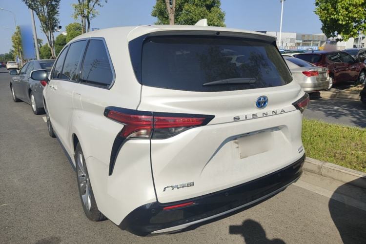 Used Toyota SIENNA 2023 2.5L Hybrid Deluxe Edition Rear Left 45 Deg