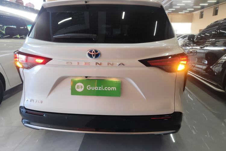 Used Toyota SIENNA 2023 2.5L Hybrid Luxury Edition Rear