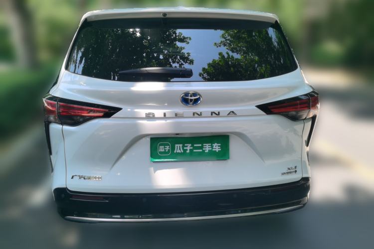 Used Toyota SIENNA 2023 2.5L Hybrid Luxury Edition Rear