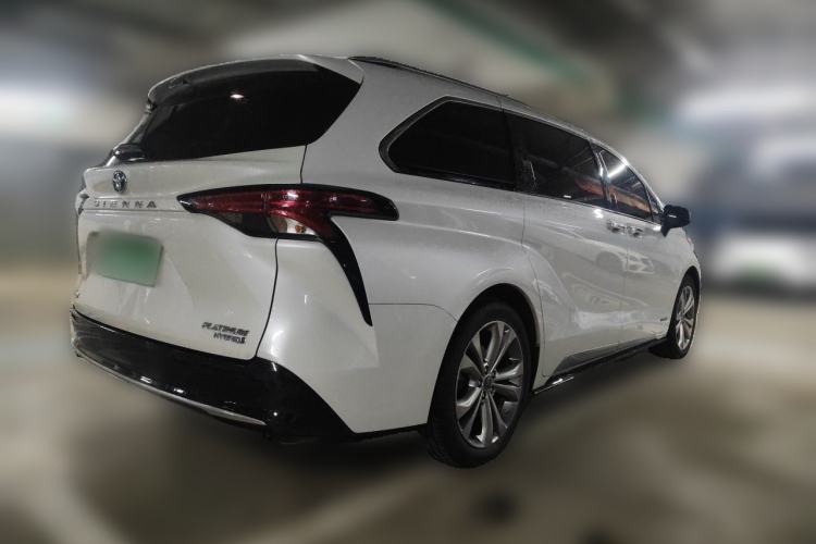Used Toyota SIENNA 2023 Updated Version 2.5L Hybrid Platinum Edition Rear Right 45 Deg