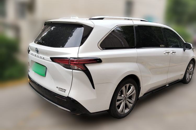 Used Toyota SIENNA 2023 2.5L Hybrid Platinum Edition Rear Right 45 Deg