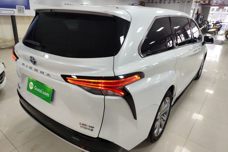 Used Toyota SIENNA 2023 2.5L Hybrid Deluxe Edition Rear Right 45 Deg
