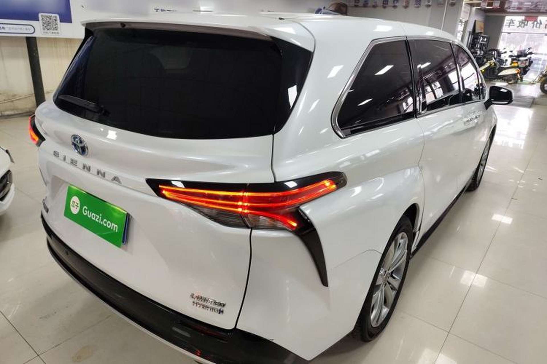 Used Toyota SIENNA 2023 2.5L Hybrid Deluxe Edition Rear Right 45 Deg