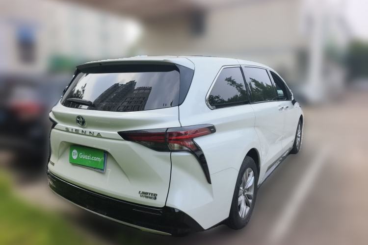 Used Toyota SIENNA 2023 2.5L Hybrid Deluxe Edition Rear Right 45 Deg