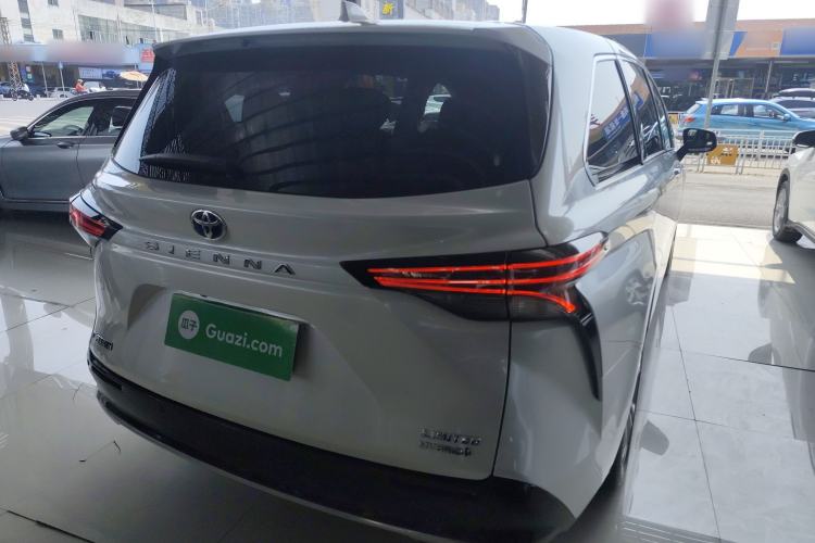 Used Toyota SIENNA 2023 2.5L Hybrid Deluxe Edition Rear Right 45 Deg