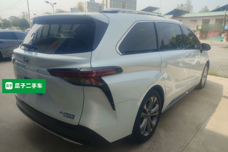 Used Toyota SIENNA 2023 2.5L Hybrid Platinum Edition Rear Right 45 Deg