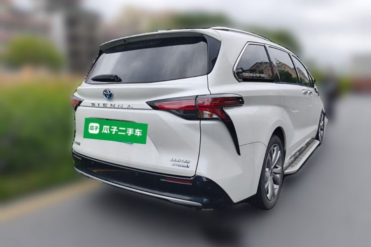 Used Toyota SIENNA 2023 2.5L Hybrid Deluxe Edition Rear Right 45 Deg