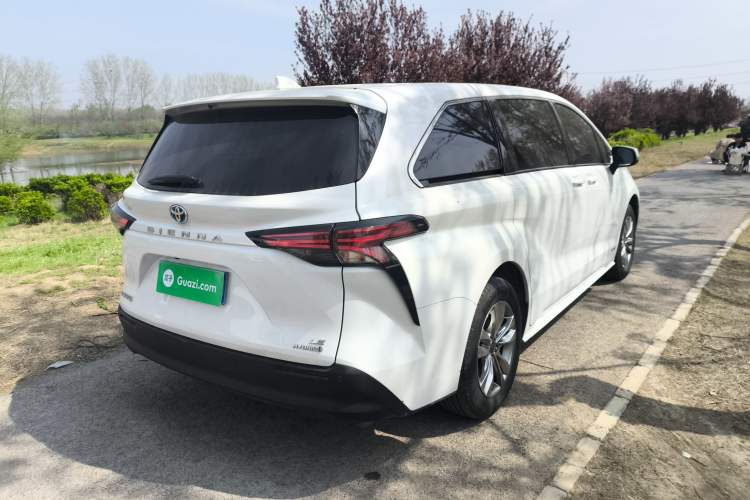 Used Toyota SIENNA 2023 2.5L Hybrid Comfort Edition Rear Right 45 Deg