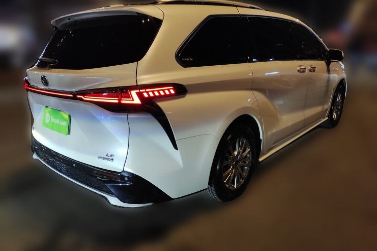 Used Toyota SIENNA 2023 2.5L Hybrid Comfort Edition Rear Right 45 Deg