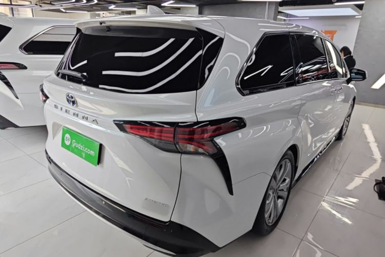Used Toyota SIENNA 2023 2.5L Hybrid Deluxe Edition Rear Right 45 Deg