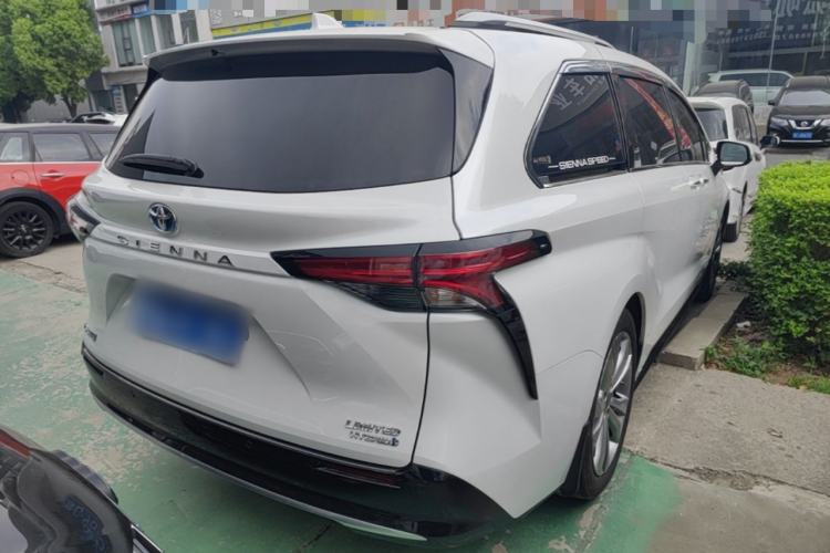 Used Toyota SIENNA 2023 2.5L Hybrid Deluxe Edition Rear Right 45 Deg