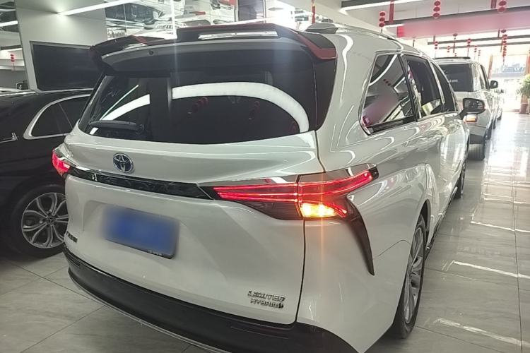 Used Toyota SIENNA 2023 2.5L Hybrid Deluxe Edition Rear Right 45 Deg