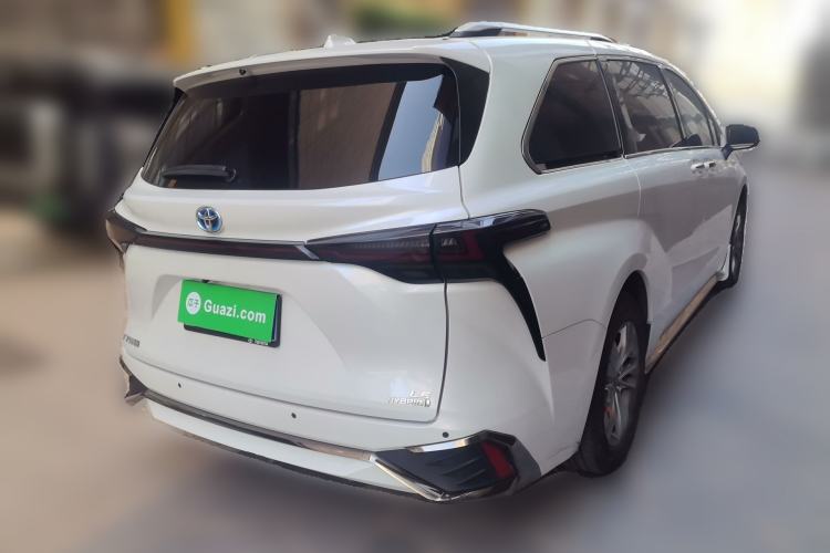 Used Toyota SIENNA 2023 2.5L Hybrid Luxury Welfare Edition Rear Right 45 Deg