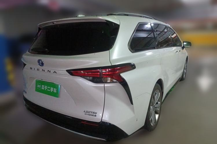 Used Toyota SIENNA 2023 2.5L Hybrid Deluxe Edition Rear Right 45 Deg