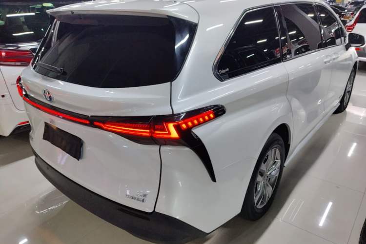 Used Toyota SIENNA 2023 2.5L Hybrid Comfort Edition Rear Right 45 Deg