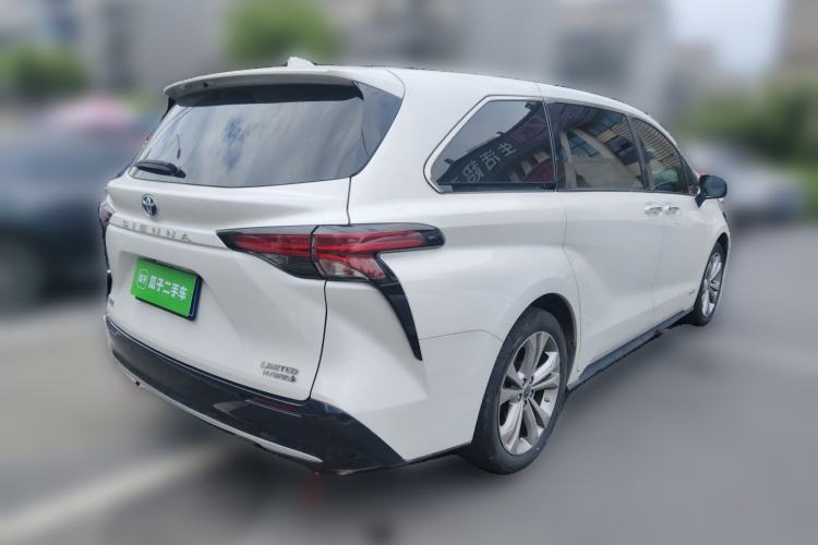 Used Toyota SIENNA 2023 2.5L Hybrid Deluxe Edition Rear Right 45 Deg